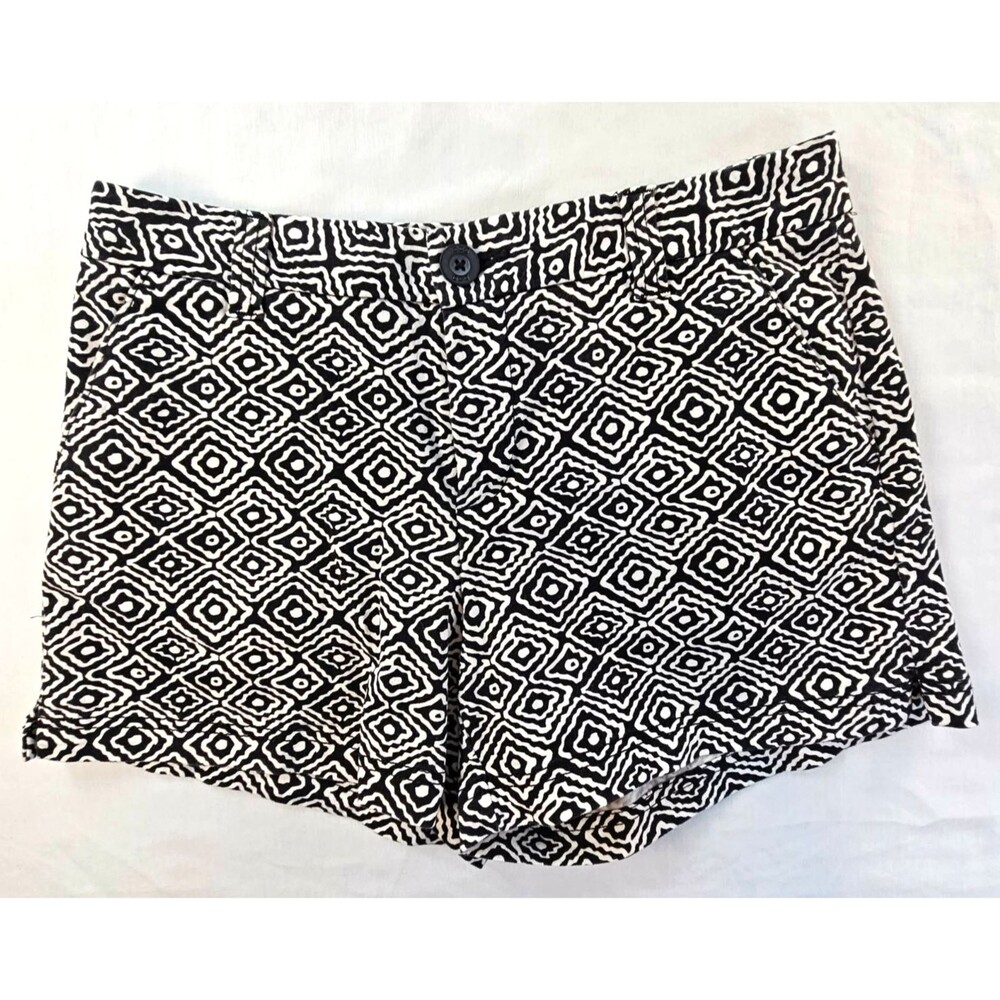 bcg Chino shorts Womens Size 4 black and white print geometric modern